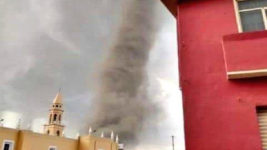 Foto: Captan cuatro tornados en San Nicolás Buenos Aires, Puebla, 1 de mayo de 2020, (Twitter @ChaacTlaloc)