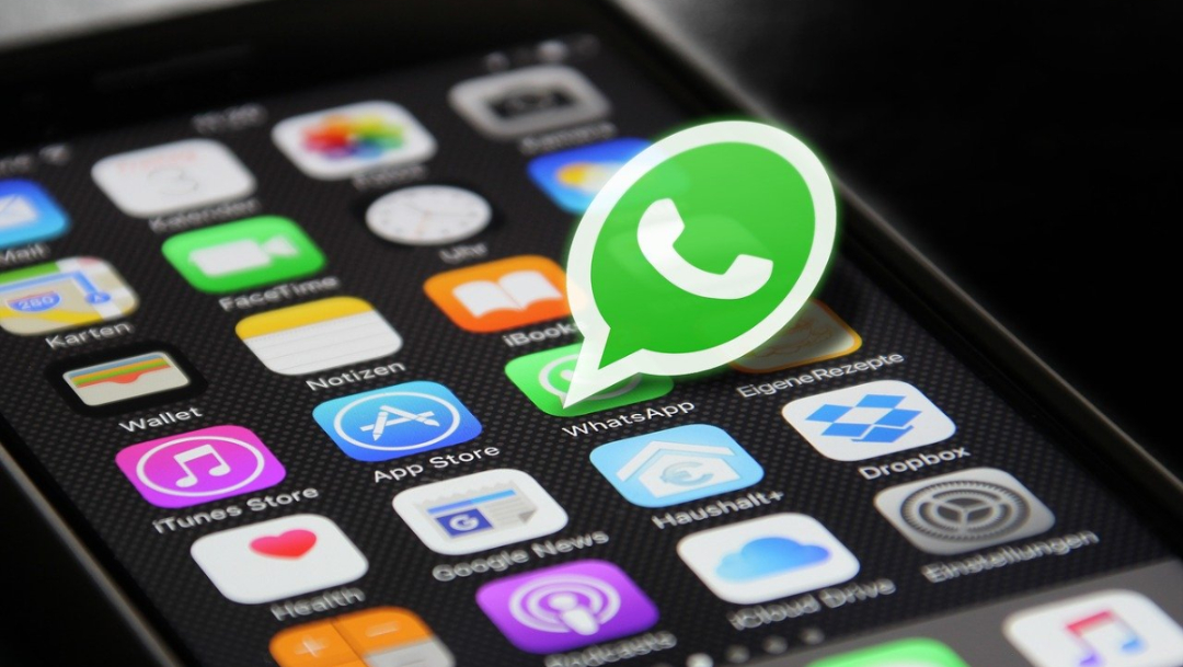 telefono-celular-logotipo-whatsapp-color-verde