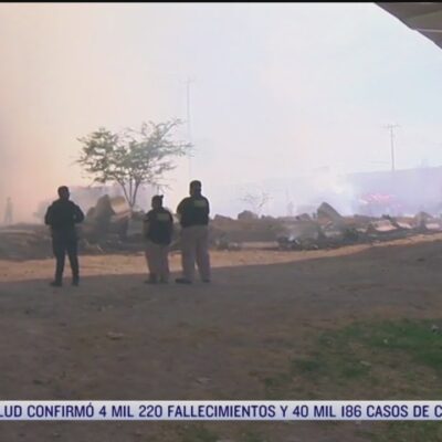 Incendio consume locales de venta de muebles en Jalisco