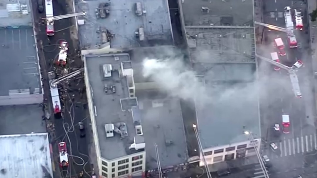 Explosión en Los Ángeles deja 10 bomberos heridos