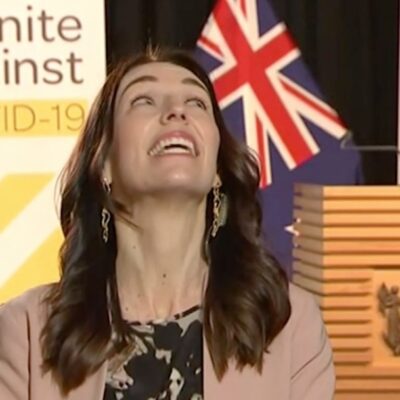 Terremoto sorprende a Jacinda Ardern, primera ministra de Nueva Zelanda, durante entrevista en televisión