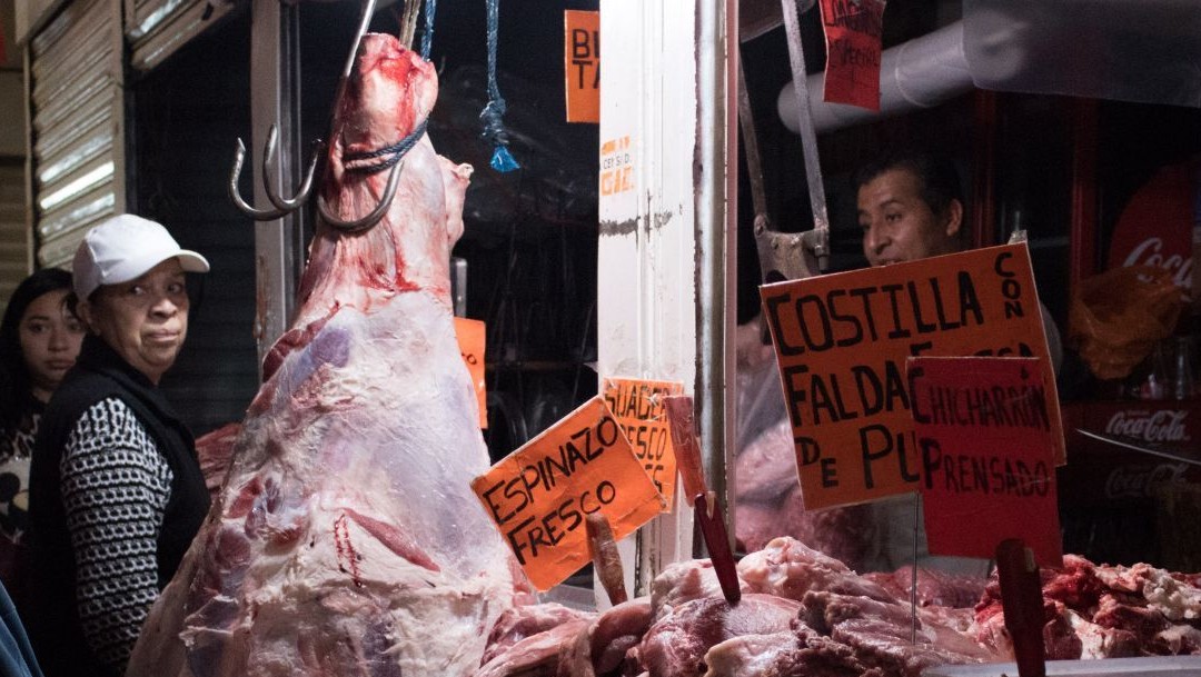 Más carne mexicana llega a Estados Unidos por crisis del coronavirus