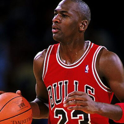 Michael Jordan niega haber empujado a Bryon Russell en  'The Last Shot' de 1998