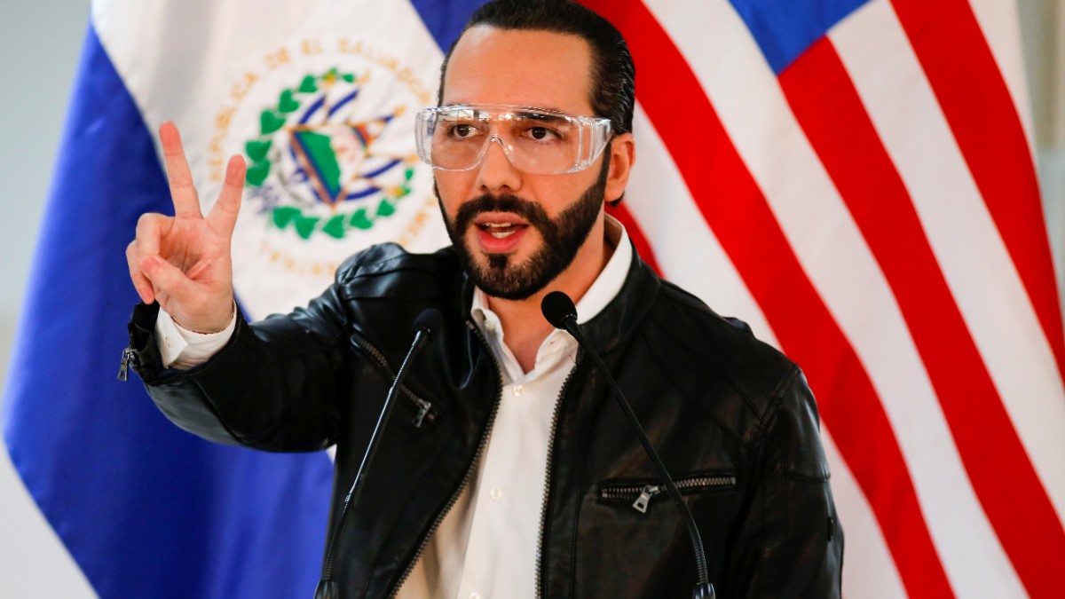 Presidente de El Salvador toma hidroxicloroquina