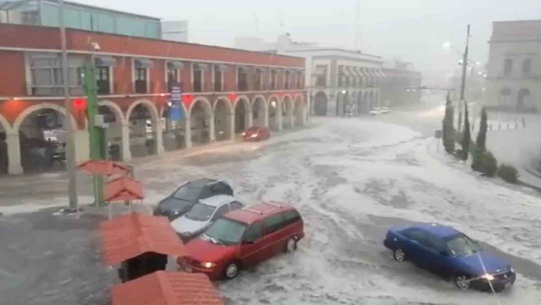 Lluvia severa y granizo afectan zona metropolitana de Pachuca