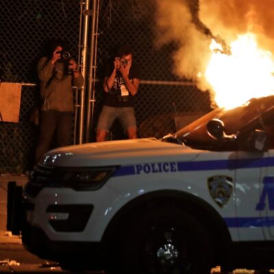 Protestas por muerte de George Floyd dejan 345 detenidos y 33 policías heridos en NY