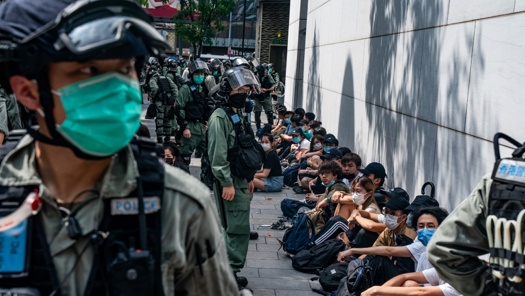 FOTO: Policía de Hong Kong arresta a 300 personas durante protesta contra ley de seguridad, el 27 de mayo de 2020