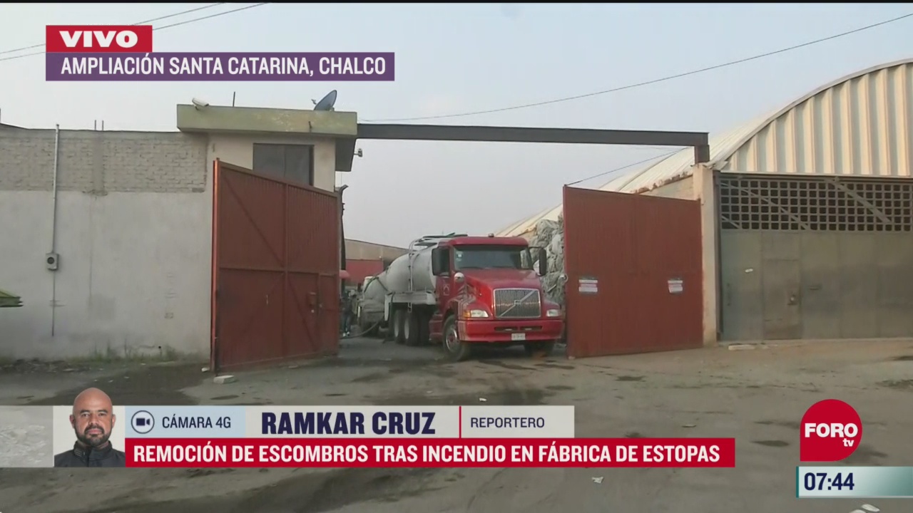 remocion de escombros tras incendio en fabrica del estado de mexico