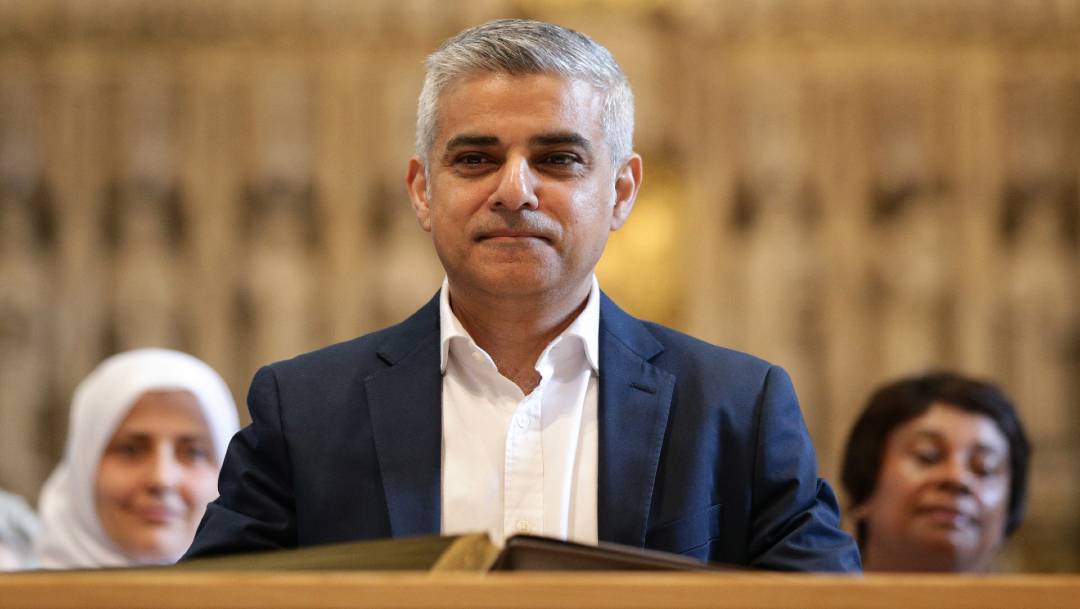 FOTO: Podrán retirarse estatuas de imperialistas en Londres, dice alcalde Sadiq Khan, el 9 de junio de 2020
