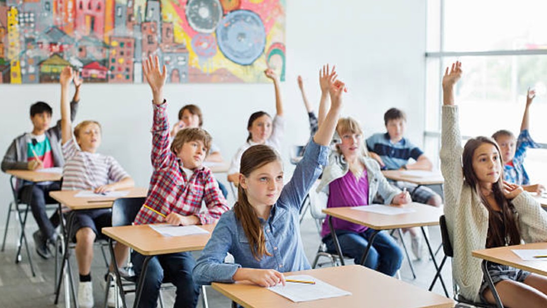 FOTO: Los alumnos regresaron a las aulas en Francia. (Getty Images)