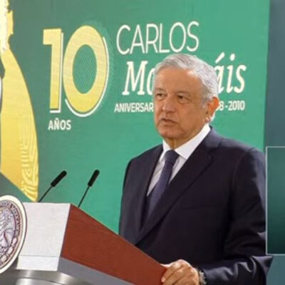 AMLO recuerda a Carlos Monsiváis y anuncia programa conmemorativo