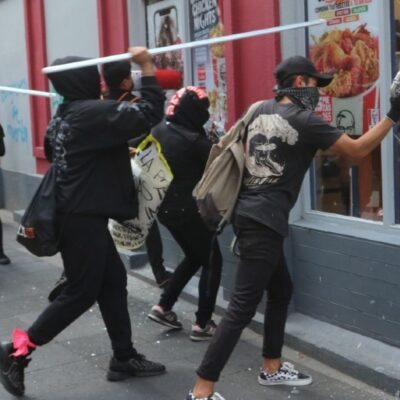 AMLO condena destrozos durante protesta del lunes en CDMX