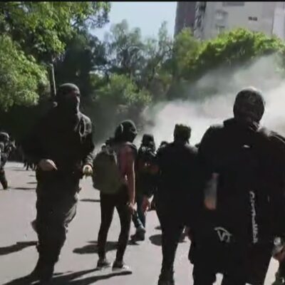 Anarquistas vandalizan comercios en Polanco, CDMX