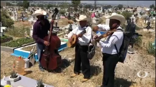 Ante la falta fiestas, músicos buscan trabajo en los funerales