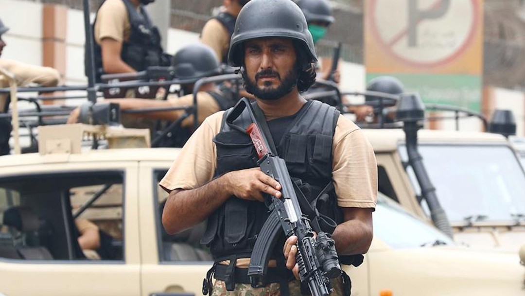 Ataque a la Bolsa de Karachi, en Pakistán, deja al menos siete muertos