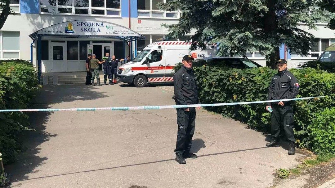 Apuñalamiento en escuela primaria eslovaca deja un muerto