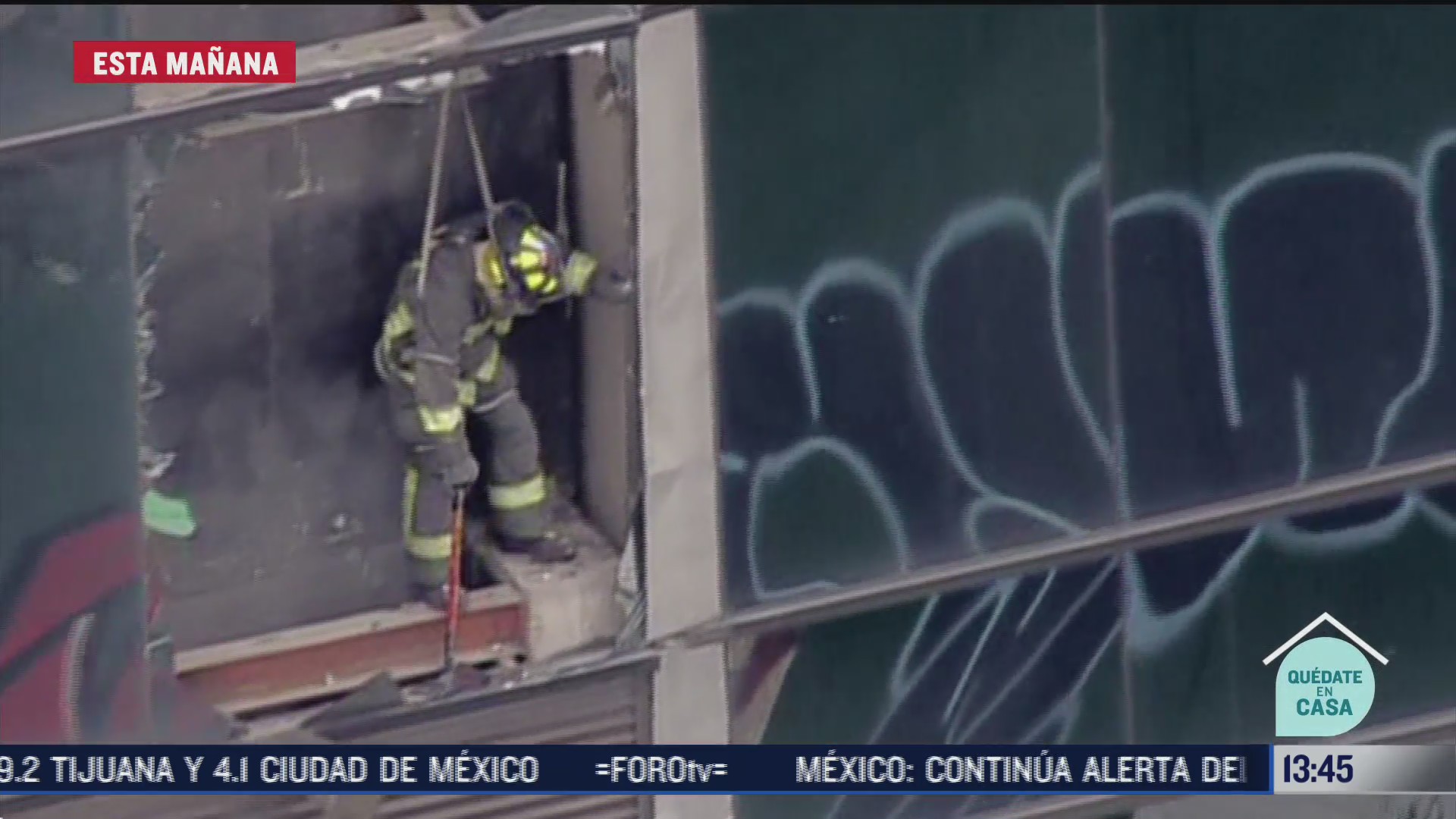 FOTO: bomberos auxilian a personas atrapadas en elevadores tras sismo en cdmx