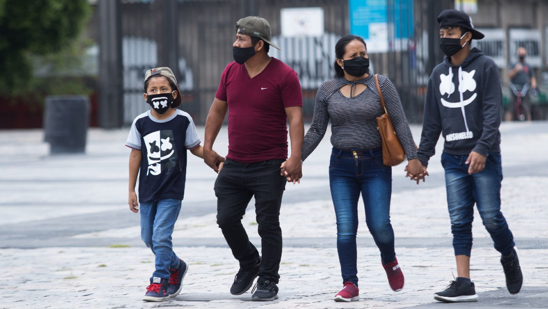 familias mexicanas salen del confinamiento por coronavirus