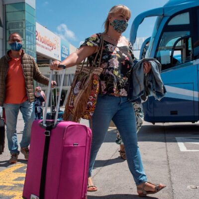 España inicia con la reactivación del turismo tras detenerse por COVID-19