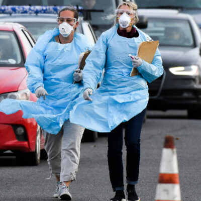Pandemia de COVID-19 'no está siquiera cerca de terminar', dice jefe de la OMS