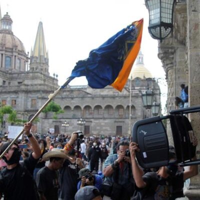 Con protestas y disturbios, exigen ‘Justicia para Giovanni’, en Guadalajara