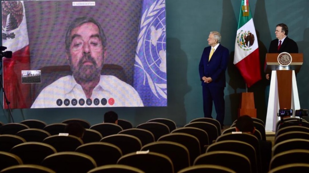 Juan Ramón de la Fuente habla por videollamada con López Obrador y Marcelo Ebrard. Twitter/@SRE_mx