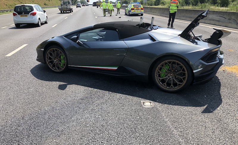 Lamborghini chocado 20 minutos después de haber sido comprado.