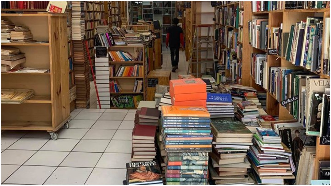 Foto: Librería A Través del Espejo cerrará para siempre, 20 de junio de 2020 (Facebook)