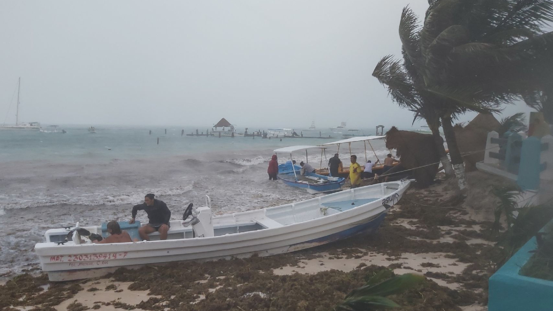Prevén rachas de viento de 60 a 70 km/h y oleaje de 2 a 4 metros de altura en el litoral de Yucatán y Quintana Roo. (Foto: Cuartoscuro)