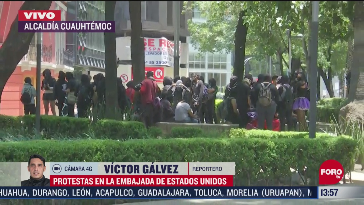 FOTO: manifestantes protestan en la embajada de estados unidos