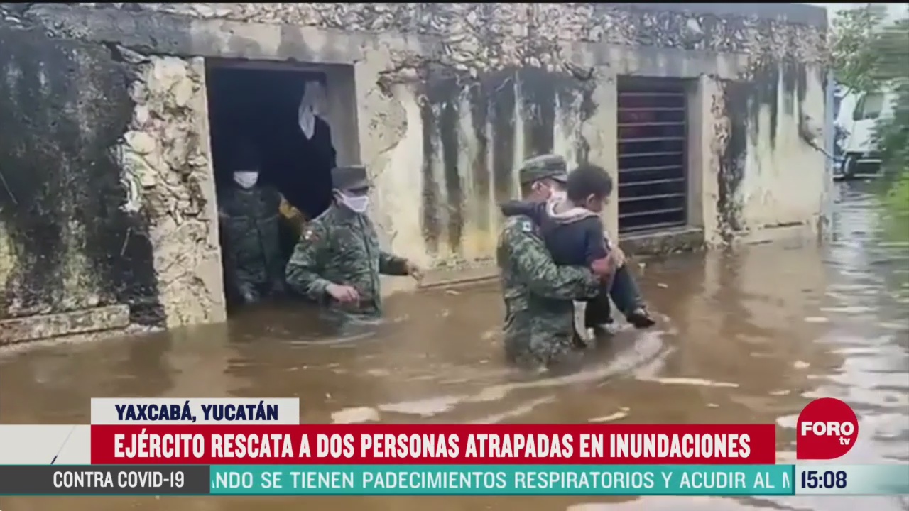 FOTO: militares rescata a personas atrapadas por inundaciones en yucatan