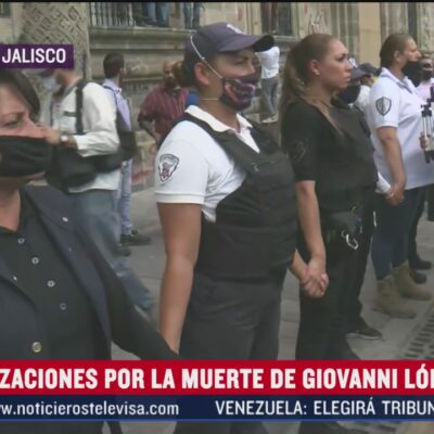 Mujeres policía acompañan marcha en Guadalajara, Jalisco