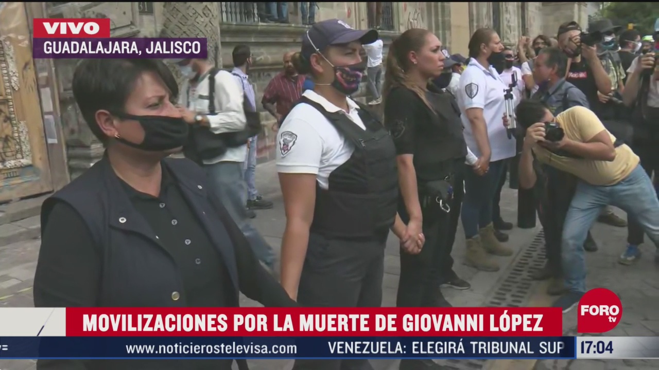 FOTO: 6 de junio 2020, mujeres policia acompanan marcha en guadalajara jalisco