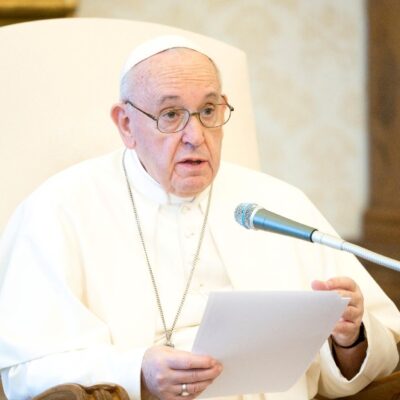 ‘No podemos pretender estar sanos en un mundo que está enfermo’, dice el Papa