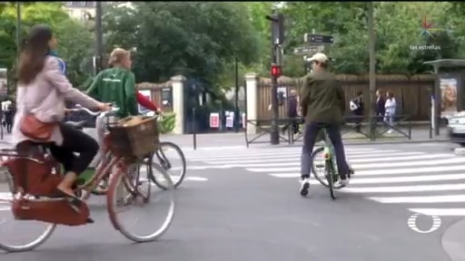 paris regresa a la nueva normalidad en bicicleta