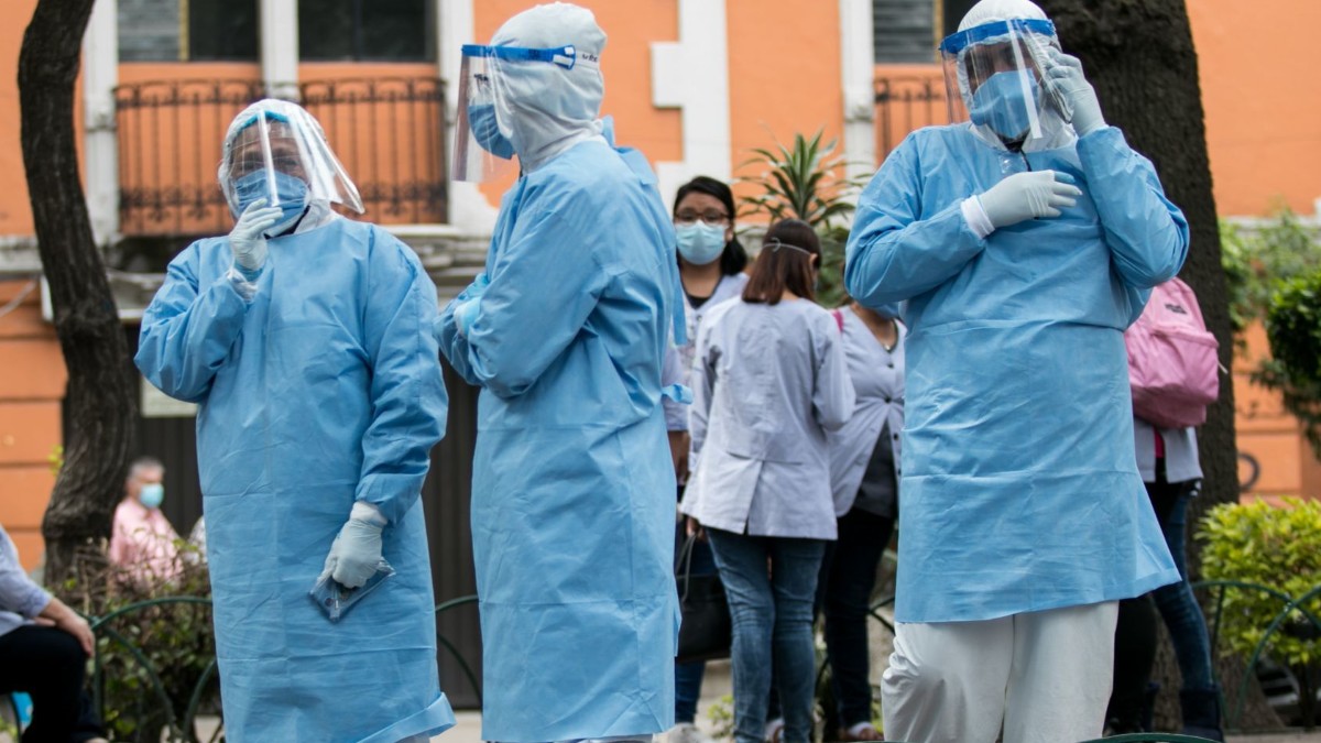 Suman 584 trabajadores de salud muertos por coronavirus