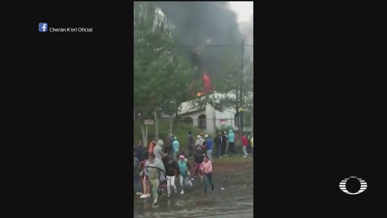 pobladores queman patrullas en cheran michoacan