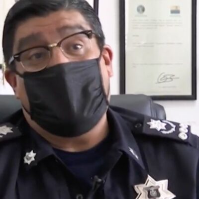 Se viraliza video de policías de Texcoco ayudando a un adulto mayor