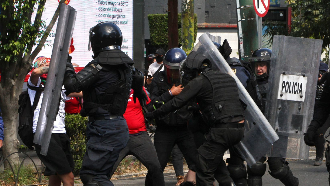 FOTO: Protestan por detención de dos agentes de la Fiscalía de Jalisco, el 7 de junio de 2020