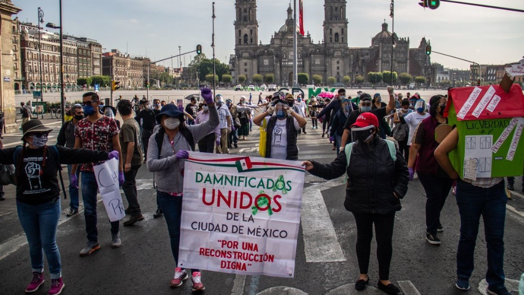 Damnificados por el 19-S protestan en el Zócalo de la CDMX. Cuartoscuro