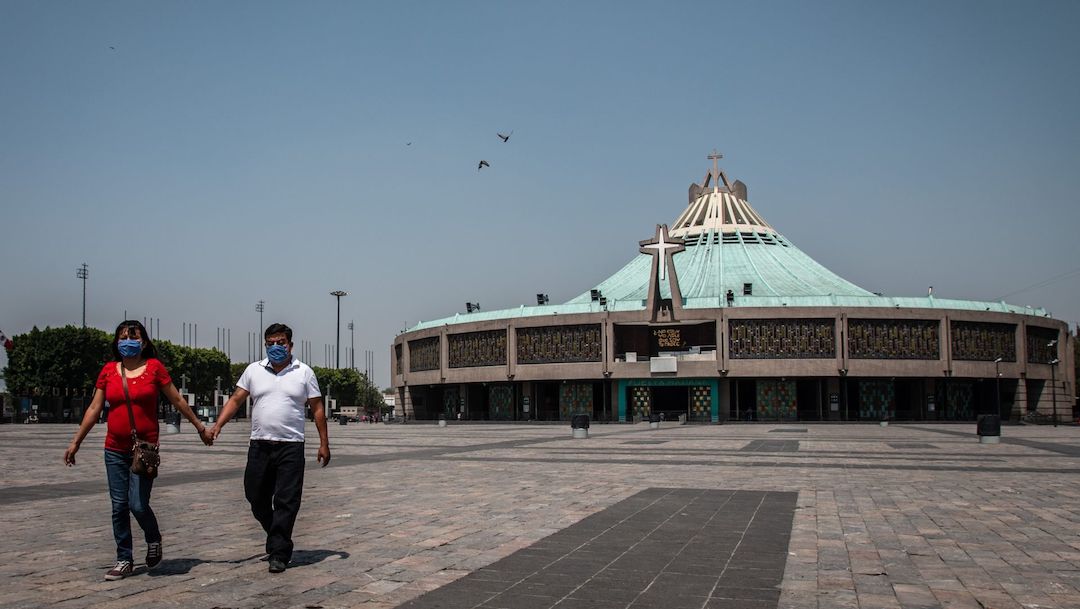 Basílica Guadalupe Ciuadad México Dos Personas Cubrebocas Foto