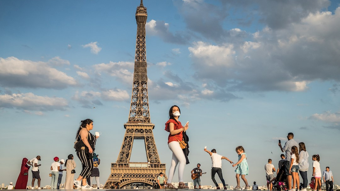 FOTO: Torre Eiffel abre sus puertas el 25 de junio tras cierre por COVID-19, el 9 de junio de 2020