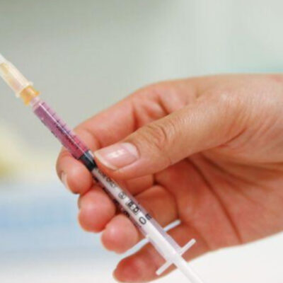 Vacuna china para COVID-19 muestra resultados alentadores en pruebas en humanos