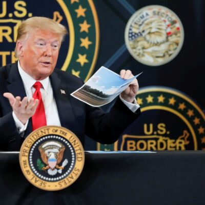 Corte de EEUU prohíbe a Trump desviar recursos del Pentágono al muro fronterizo