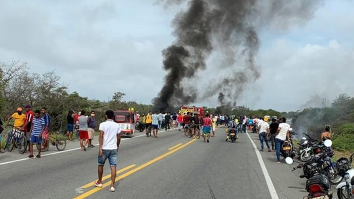 Incendio-de-camión-cisterna-deja-7-muertos-en-Colombia
