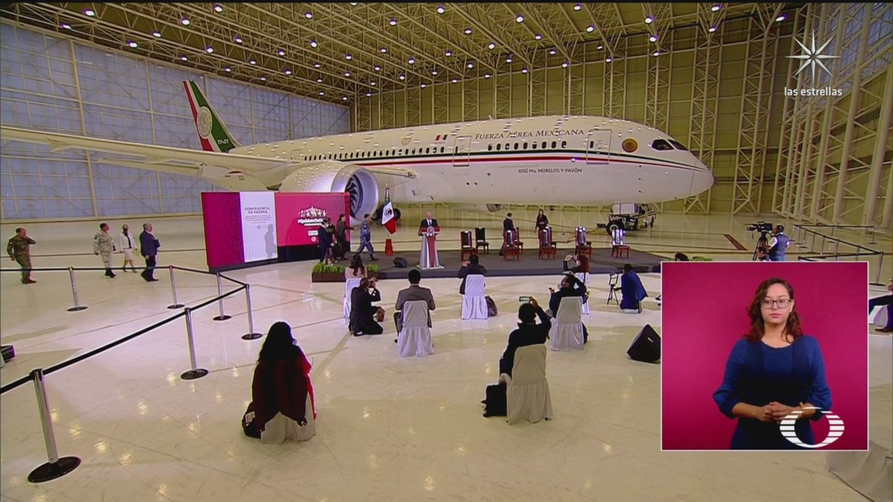 AMLO exhibe avión presidencial en la mañanera de hoy