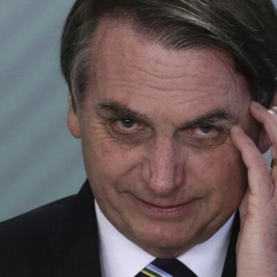 La mitad de la población de Brasil cree que Bolsonaro no tiene culpa por las muertes por coronavirus: sondeo
