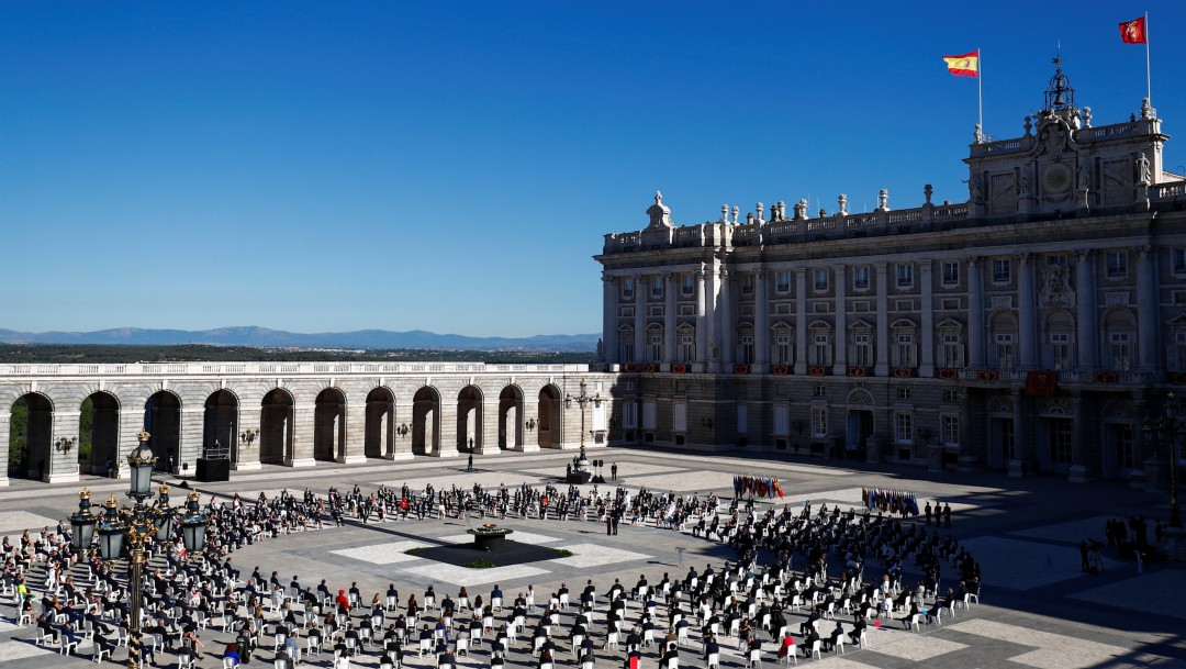 España rinde emotivo homenaje a las víctimas del coronavirus en ceremonia de Estado