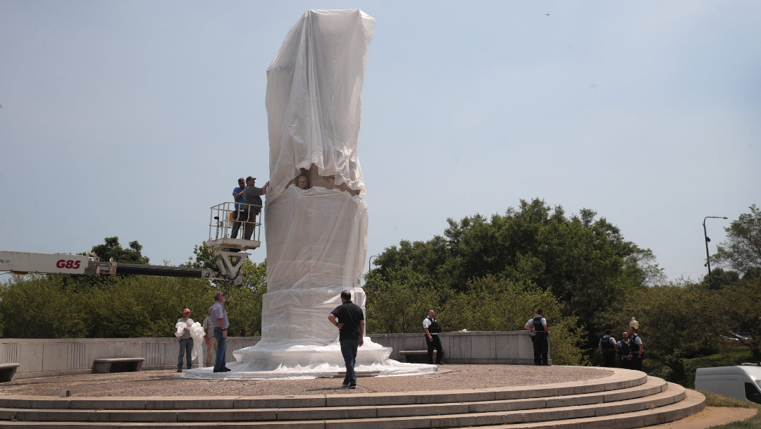 Piden retirar estatua de Cristobal Colón en Chicago tras disturbios