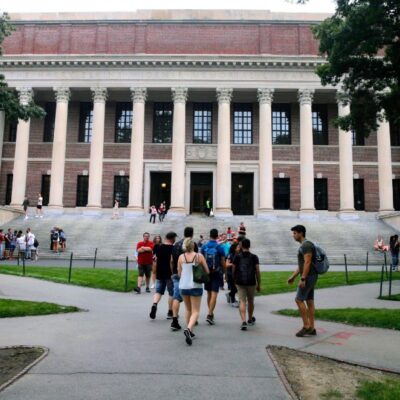 Harvard y MIT demandan al gobierno de EEUU por limitar visas de alumnos extranjeros